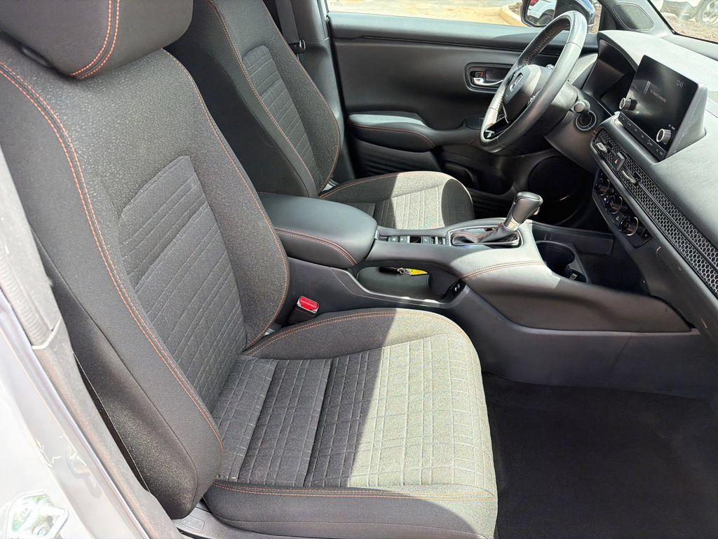 Used 2025 Honda HR-V Sport image 13