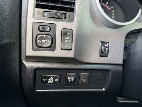 Used 2012 Toyota Tundra 4x4 Double Cab image 22