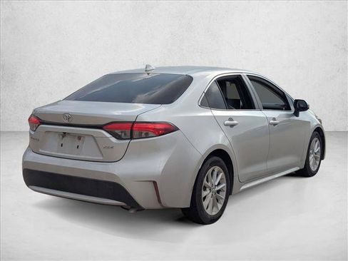 Used 2020 Toyota Corolla XLE image 5