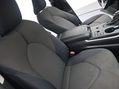 Used 2023 Toyota Highlander L FWD image 11