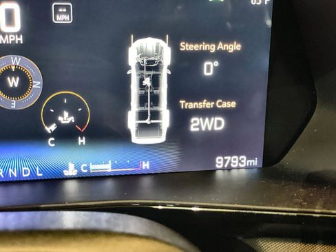 Used 2025 Chevrolet Colorado Z71 w/ Technology Package image 12