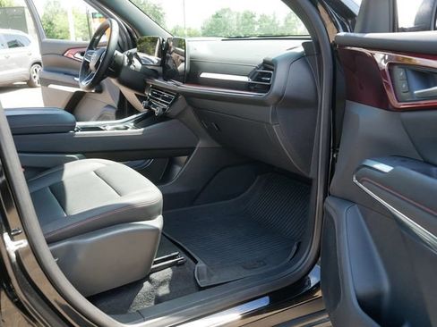 Used 2025 Chevrolet Traverse Z71 w/ Driver Confidence Package AWD/4WD image 21