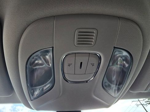 Used 2020 Jeep Compass Latitude w/ Popular Equipment Group image 19