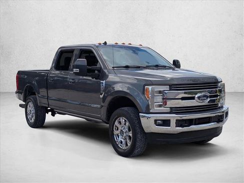 Used 2019 Ford F250 Lariat w/ Lariat Ultimate Package AWD/4WD image 3