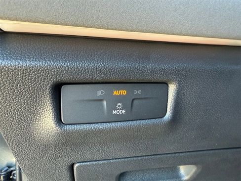 New 2026 Volkswagen Tiguan SE R-Line image 17