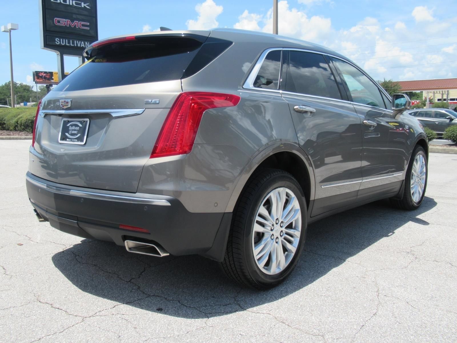 Used 2018 Cadillac XT5 Premium Luxury w/ Driver Assist Package AWD/4WD image 7