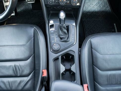 Used 2019 Volkswagen Tiguan SEL Premium R-Line image 33