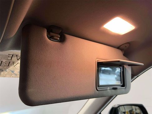 Used 2022 Toyota Highlander XLE image 36