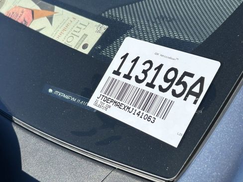 Used 2021 Toyota Corolla LE image 8