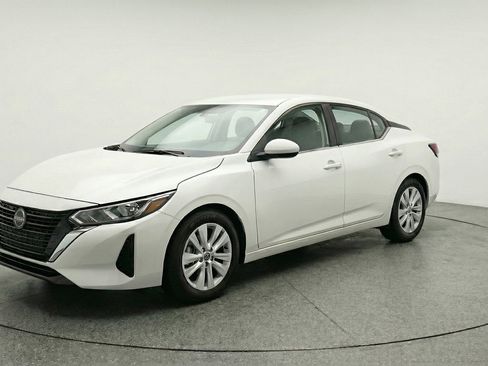 Used 2025 Nissan Sentra S FWD image 3