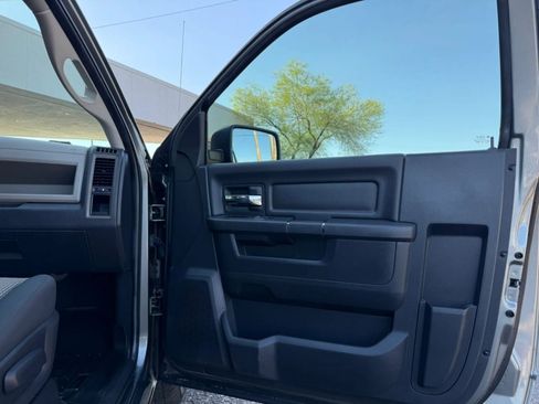 Used 2012 RAM 1500 Express RWD image 32