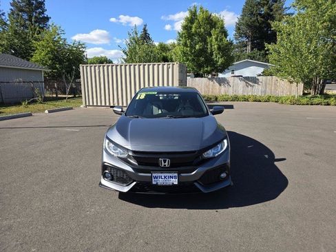 Used 2018 Honda Civic Sport image 3
