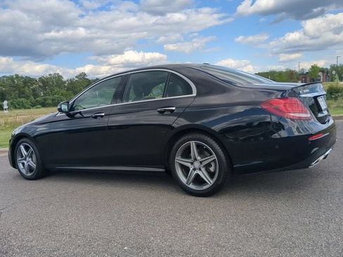Used 2017 Mercedes-Benz E 300 4MATIC w/ Premium 1 Package image 6
