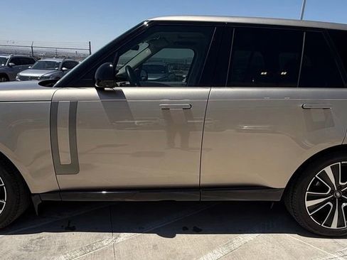 Used 2024 Land Rover Range Rover SE AWD/4WD image 6