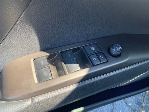 Used 2023 Toyota Camry SE w/ Convenience Package image 10