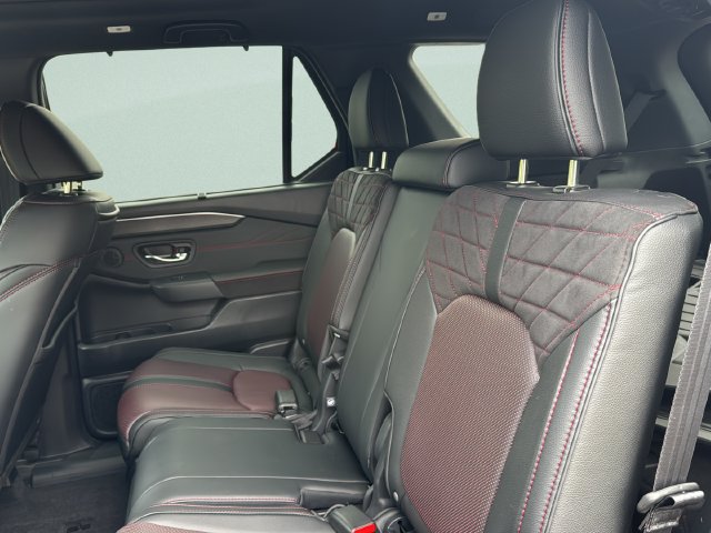 Certified 2026 Honda Pilot Black Edition image 15