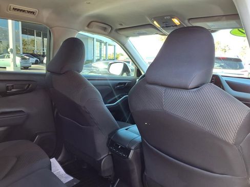 Used 2020 Toyota Highlander L image 20