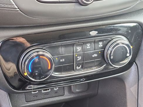 Used 2023 Buick Encore GX Preferred FWD image 15