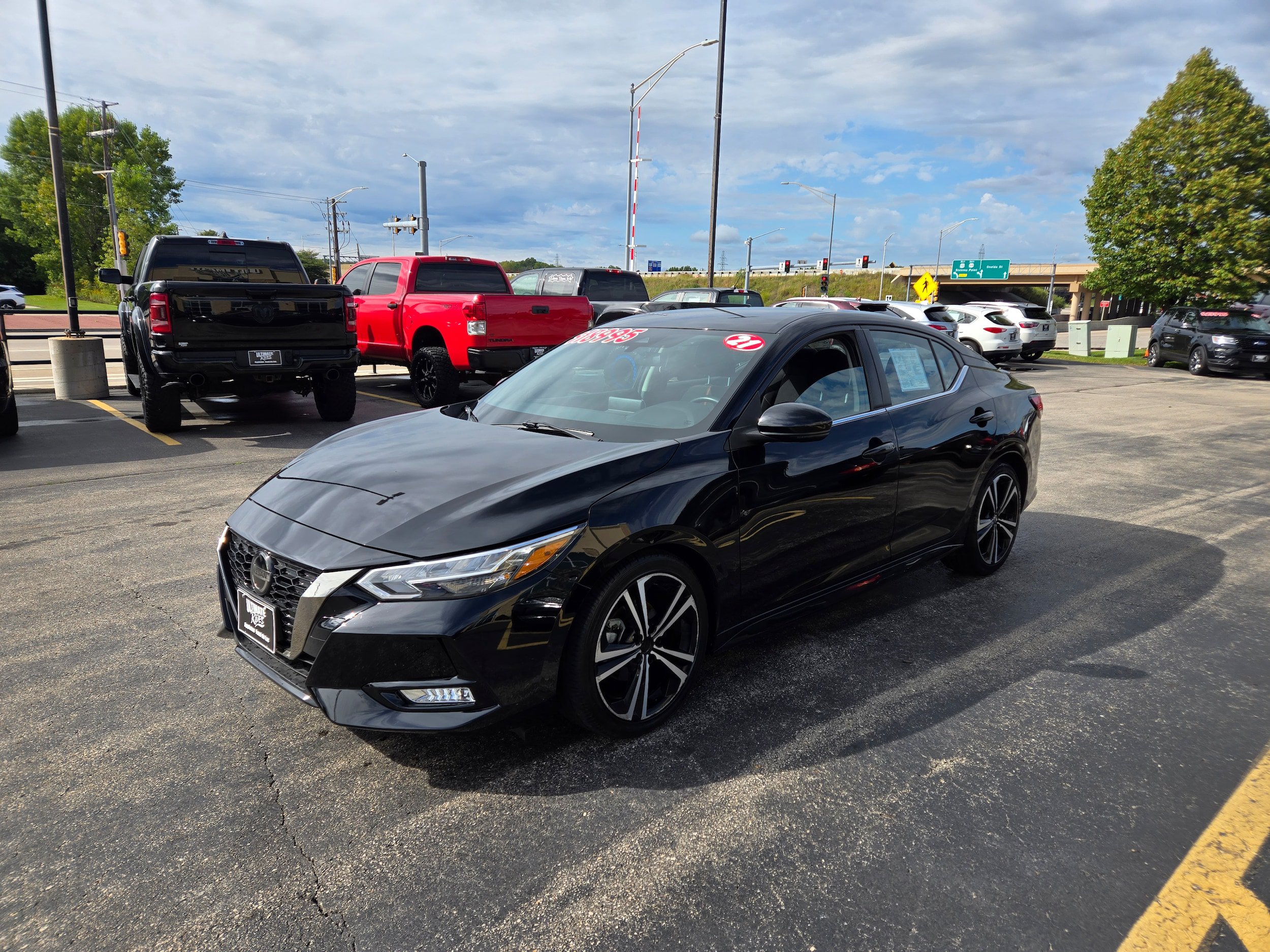 Used 2021 Nissan Sentra SR FWD image 3