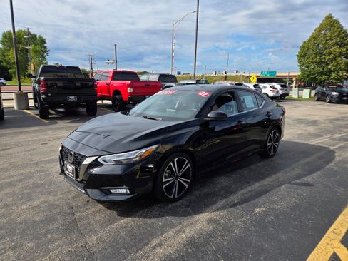 Used 2021 Nissan Sentra SR image 3