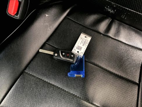 Used 2021 Toyota RAV4 LE AWD/4WD image 29