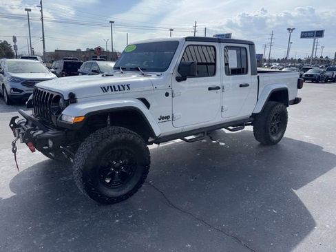 Used 2021 Jeep Gladiator Willys image 18