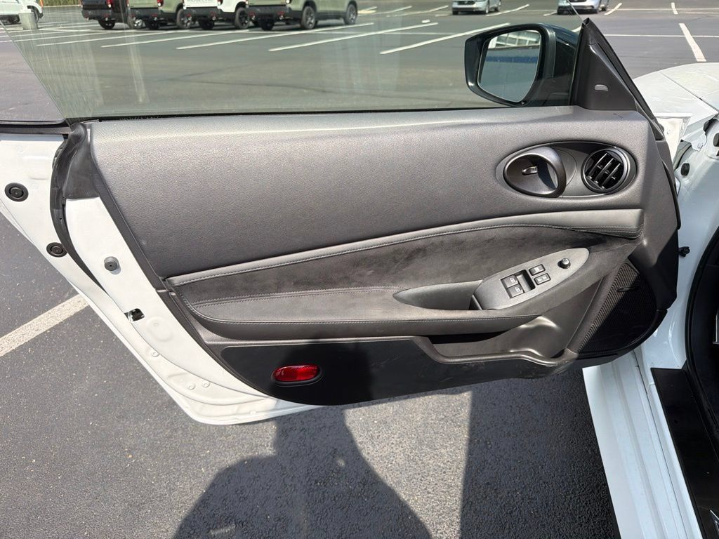 Used 2023 Nissan Z w/ Floor Mat Package (L93) RWD image 16