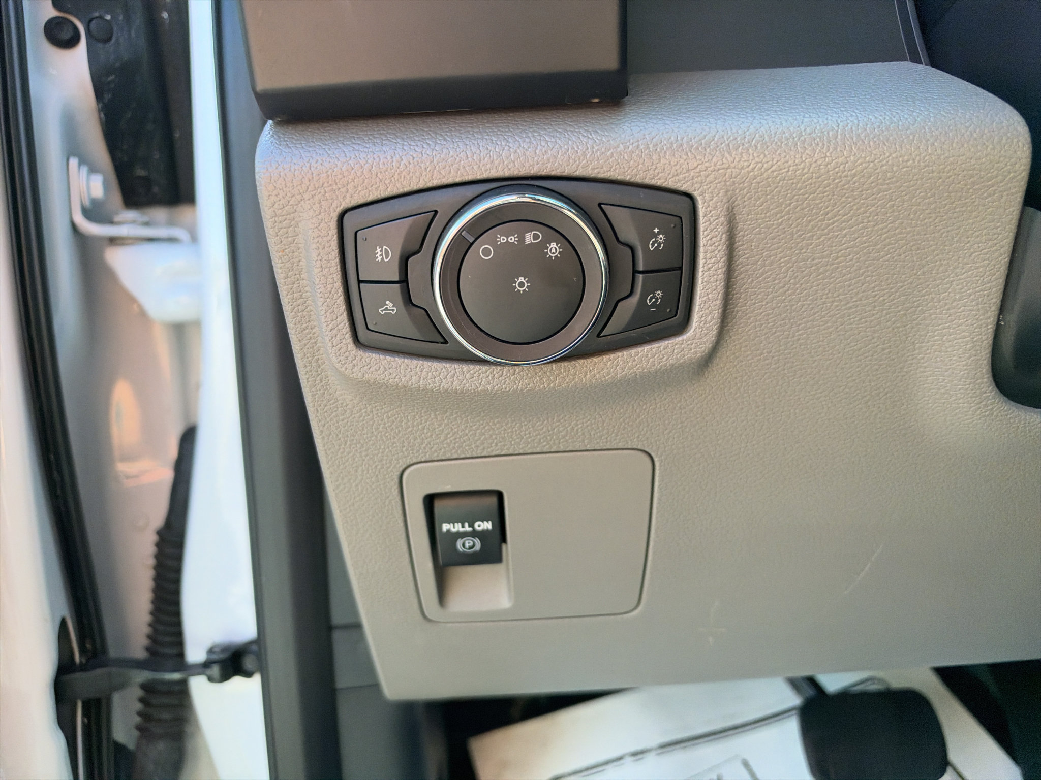 Used 2019 Ford F150 XL w/ Equipment Group 101A Mid RWD image 10