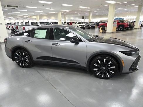 New 2026 Toyota Crown Platinum image 6