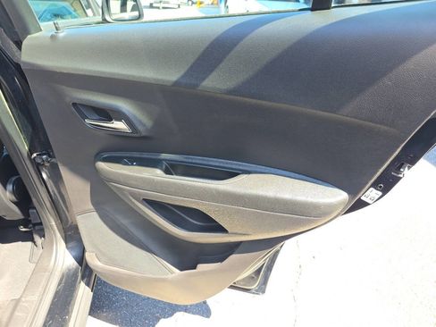 Used 2017 Chevrolet Trax LS FWD image 22