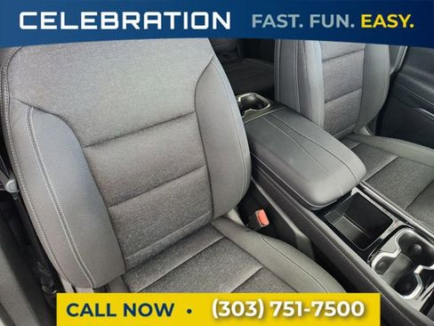 Used 2025 Chevrolet Traverse LT w/ Midnight/Sport Edition image 17