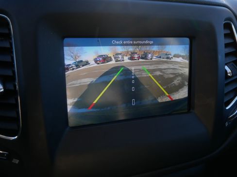 Used 2018 Jeep Compass Latitude w/ Popular Equipment Group image 34