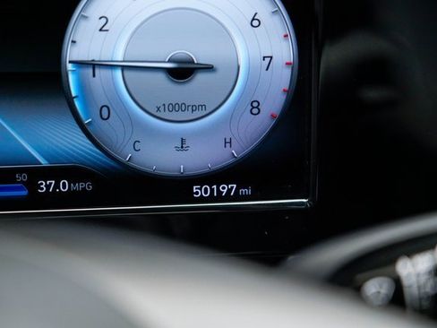 Used 2022 Hyundai Elantra SEL w/ Convenience + Premium Package image 34