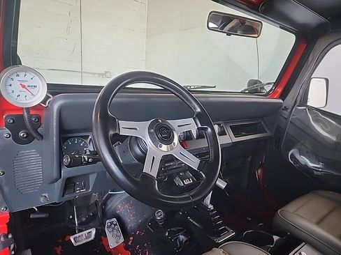 Used 1994 Jeep Wrangler S image 9