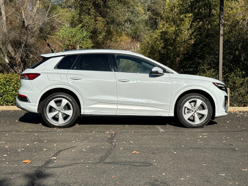 Certified 2024 Audi Q4 e-tron Premium Plus w/ Premium Plus AWD/4WD image 4