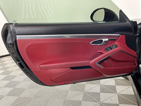 Used 2019 Porsche 911 Targa 4 AWD/4WD image 19