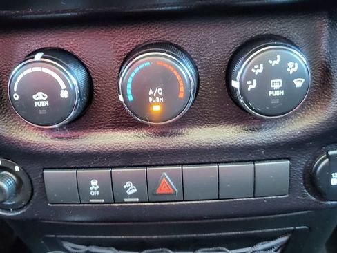 Used 2015 Jeep Wrangler Sport w/ Quick Order Package 24S AWD/4WD image 29