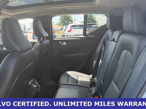 Certified 2025 Volvo XC40 B5 Plus AWD/4WD image 15