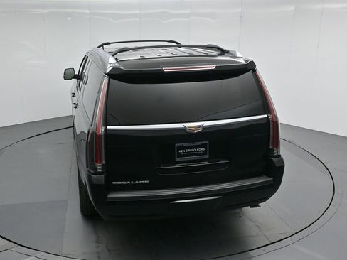 Used 2016 Cadillac Escalade ESV Platinum image 41