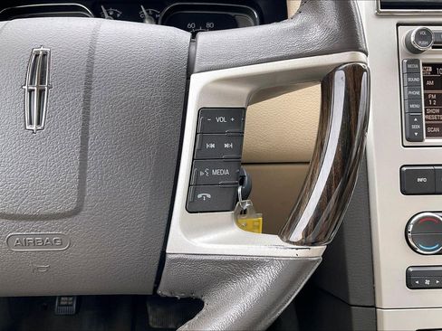 Used 2008 Lincoln MKX AWD image 19