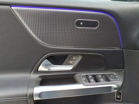 Used 2022 Mercedes-Benz GLB 250 image 13