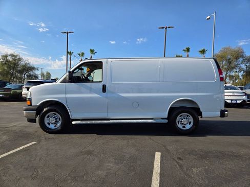 Used 2024 Chevrolet Express 2500 w/ Driver Convenience Package RWD image 3