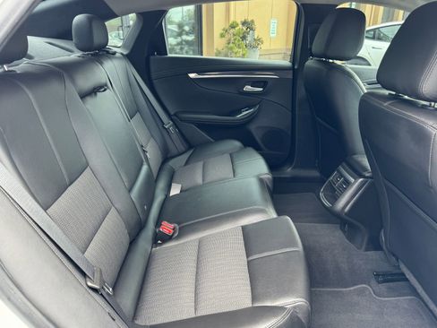 Used 2019 Chevrolet Impala LT FWD image 16