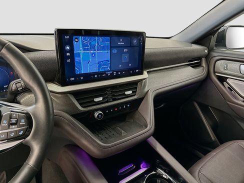 Used 2025 Ford Explorer Platinum w/ LUX Leather Package image 26