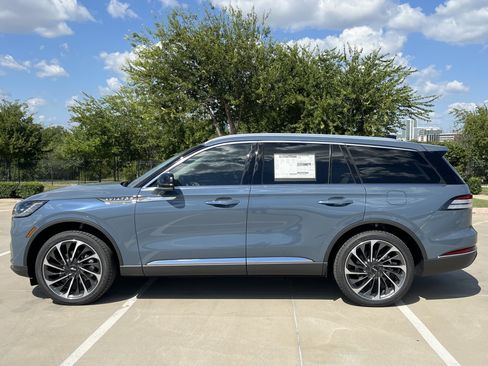 New 2025 Lincoln Aviator Reserve w/ Equipment Group 201A image 4