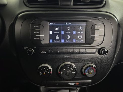 Used 2018 Kia Soul FWD image 17