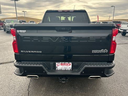 Used 2022 Chevrolet Silverado 1500 High Country w/ Technology Package image 6