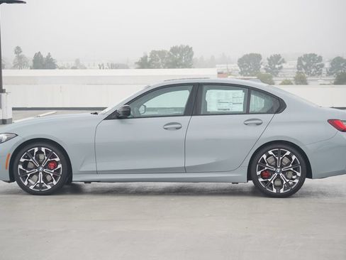 Used 2026 BMW 330i Sedan w/ M Sport Package RWD image 4
