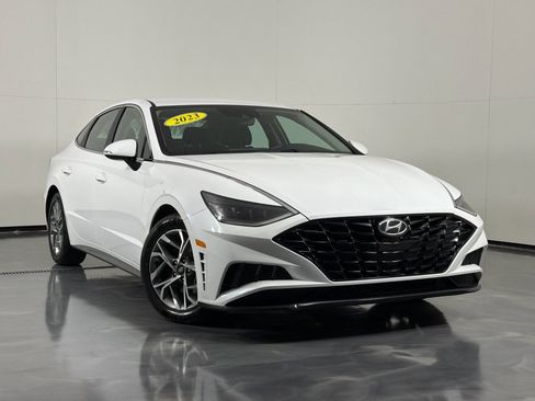 Used 2023 Hyundai Sonata SEL FWD image 2