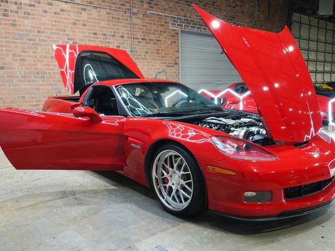 Used 2006 Chevrolet Corvette Z06 w/ Preferred Equipment Group RWD image 24